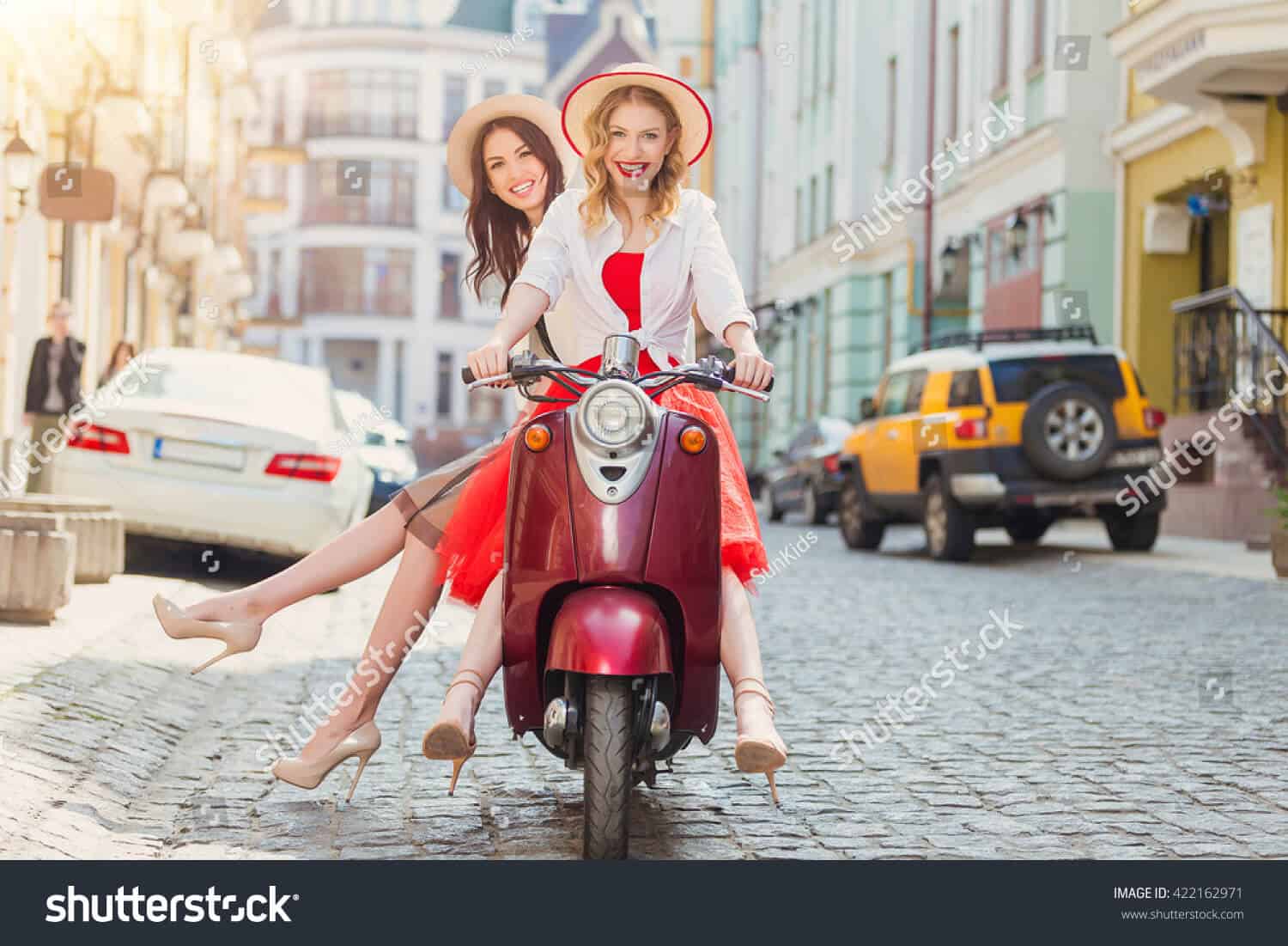 240 ngàn hình ảnh cô gái trẻ Châu Âu chất lượng cao trên Shutterstock