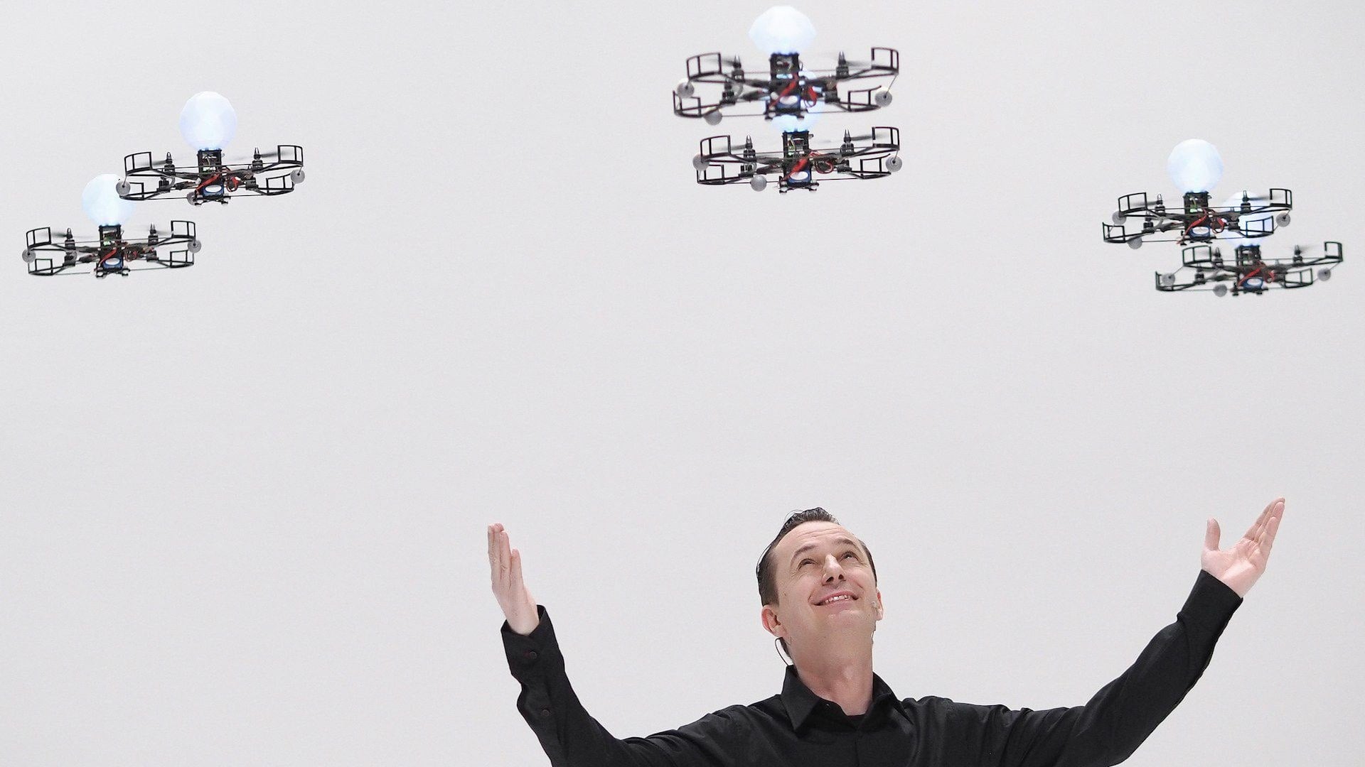 Drones Art -  Nghệ thuật trong máy bay không người lái
